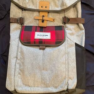 Dakine Caravan 27L